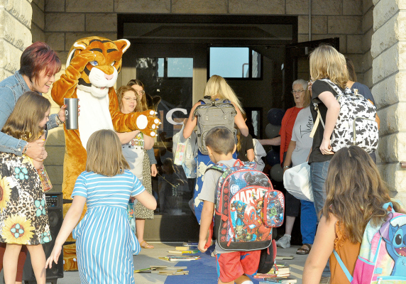 READY FOR AN EXCITING SCHOOL YEAR! Students entering Stockton Grade School/Junior High on the first day of school were warmly greeted by superintendent Sarah Armstrong, principal Stacey Green, several teachers, paras, and the Tiger mascot.