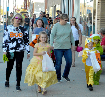 Christi, Lakota, Mary, Jasper and Jax Miller were among the many enjoying the Sigma Phi ESA Halloween Parade.